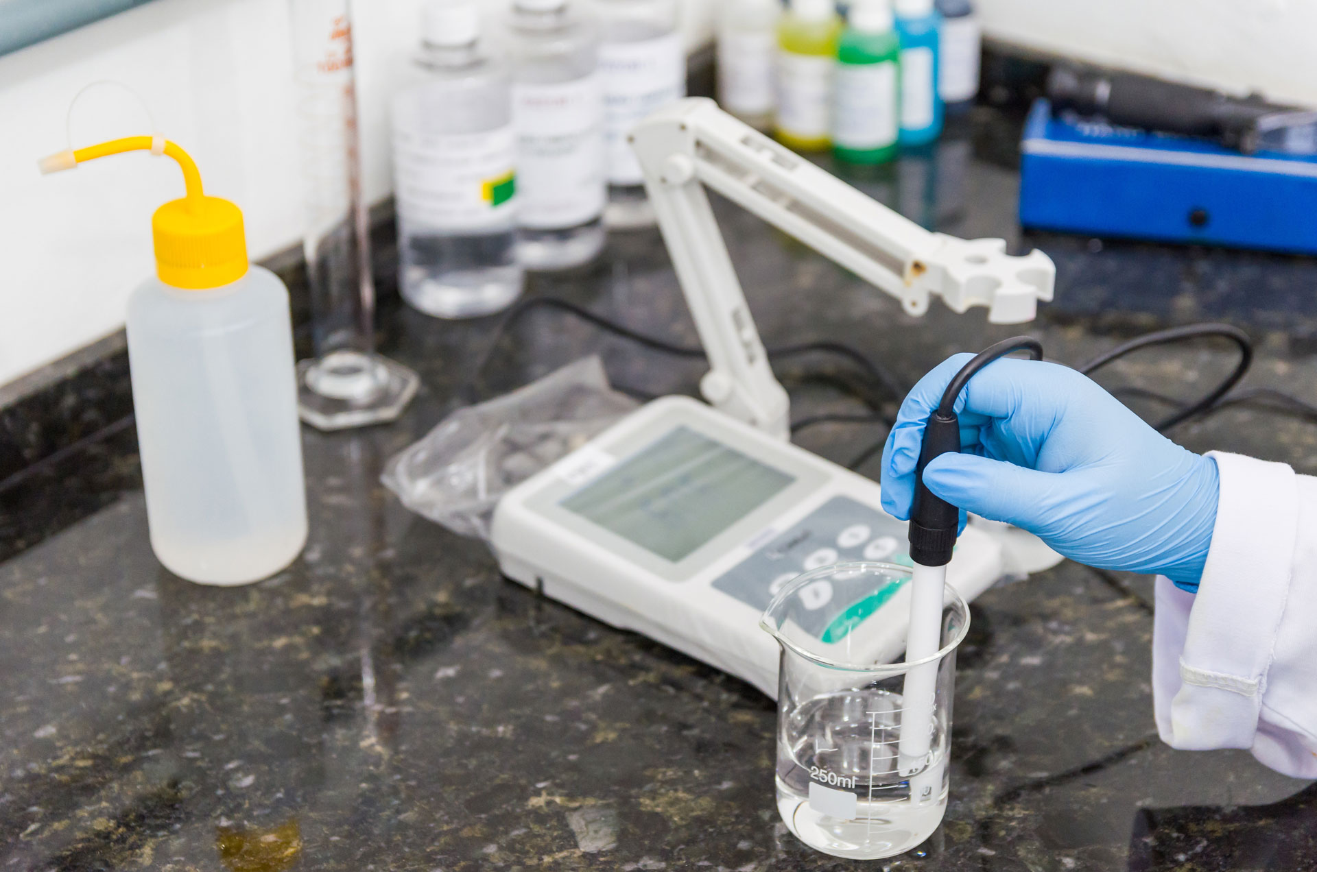 pH-Meter © Adobe Stock