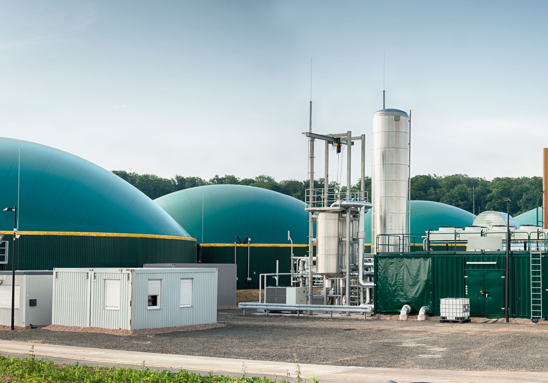 Biogasanlage / Biogas facility © iStock