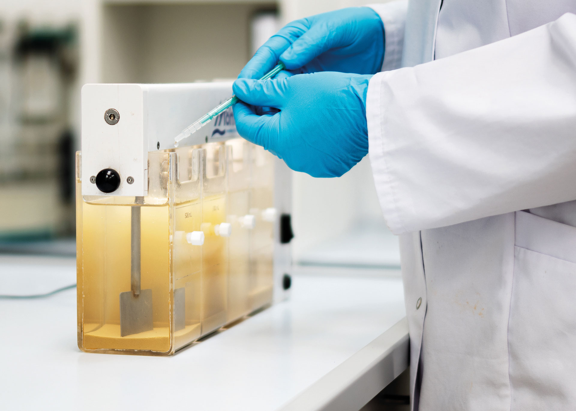 pFM Sedimentationstest im Labor / pFM sedimentation tests in laboratory © BIOMONTAN GmbH